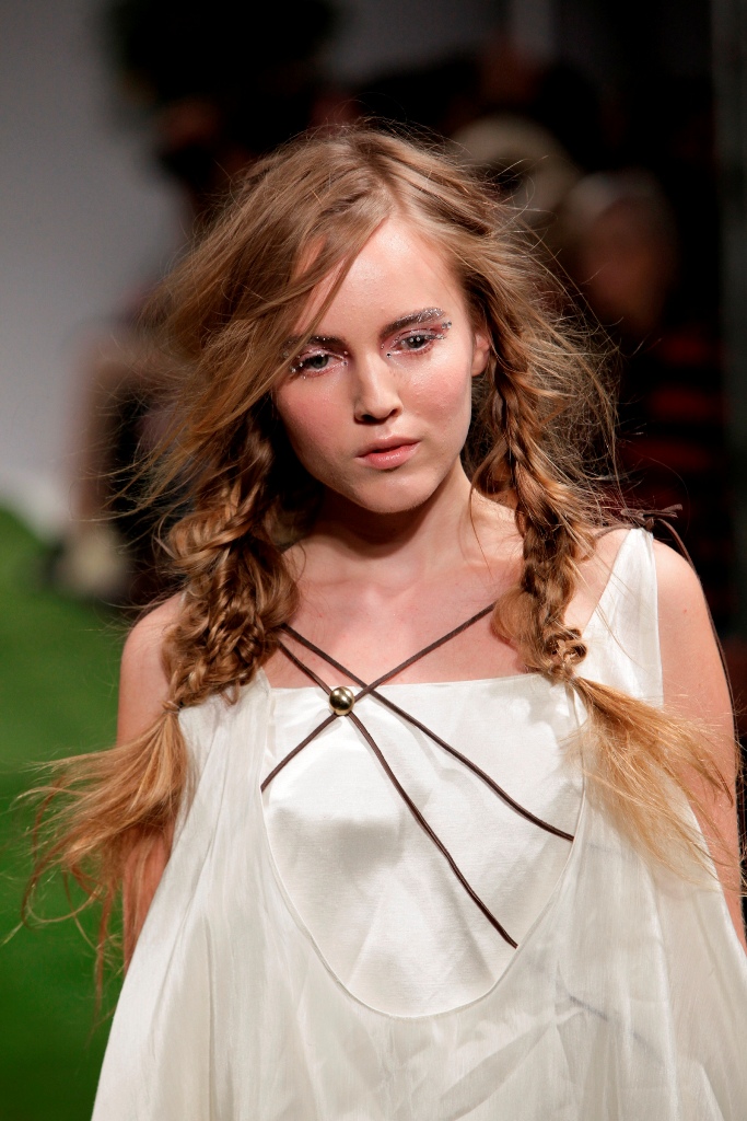 on-trend-plait-holiday-hair-fashionbite1.jpg