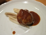 ねこまたぎ_和牛煮込みハンバーグ