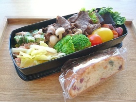 3月11日牛肉ときのこ炒め弁