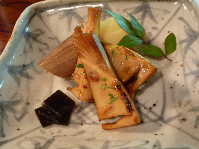 P10702482012S.jpg