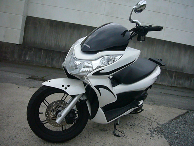 Honda Pcx A Gogo Pcx通勤快速化計画 Pcx プチカスタム その1 自作フロントステッカー製作