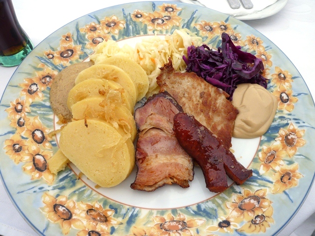 200g チェコ伝統の味盛り合わせ
