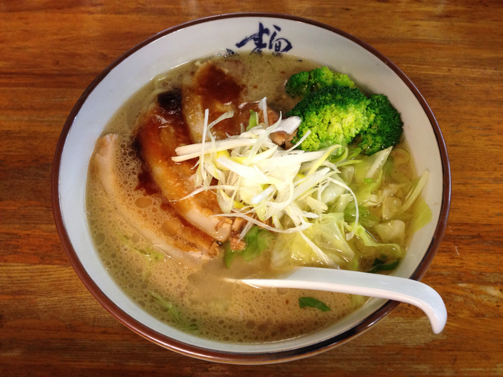 究極ラーメン 横濱家 平台本店 -- 豚香麺(トンコーメン)(本店のみ数量限定)