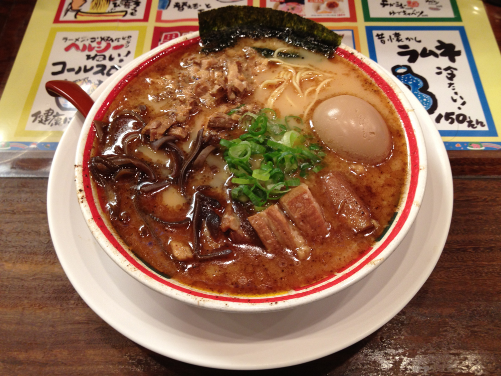 九州じゃんがら 原宿1階店 -- こぼんしゃん 角肉・味玉入り