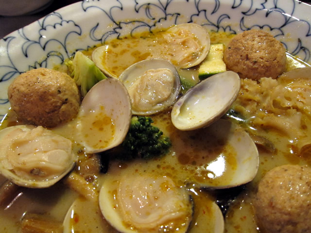 活けハマグリのグリーンカレー2