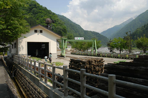 060531-G5i03x.jpg