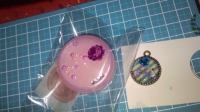左:レジンでデコ 右:ゆいゆいさんイメージ