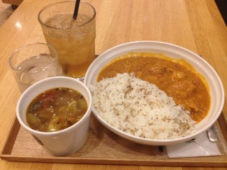 今回はカレーセットを注文してみました!