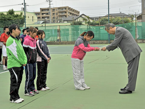 平成23年度春季大会閉会式(女子準優勝)
