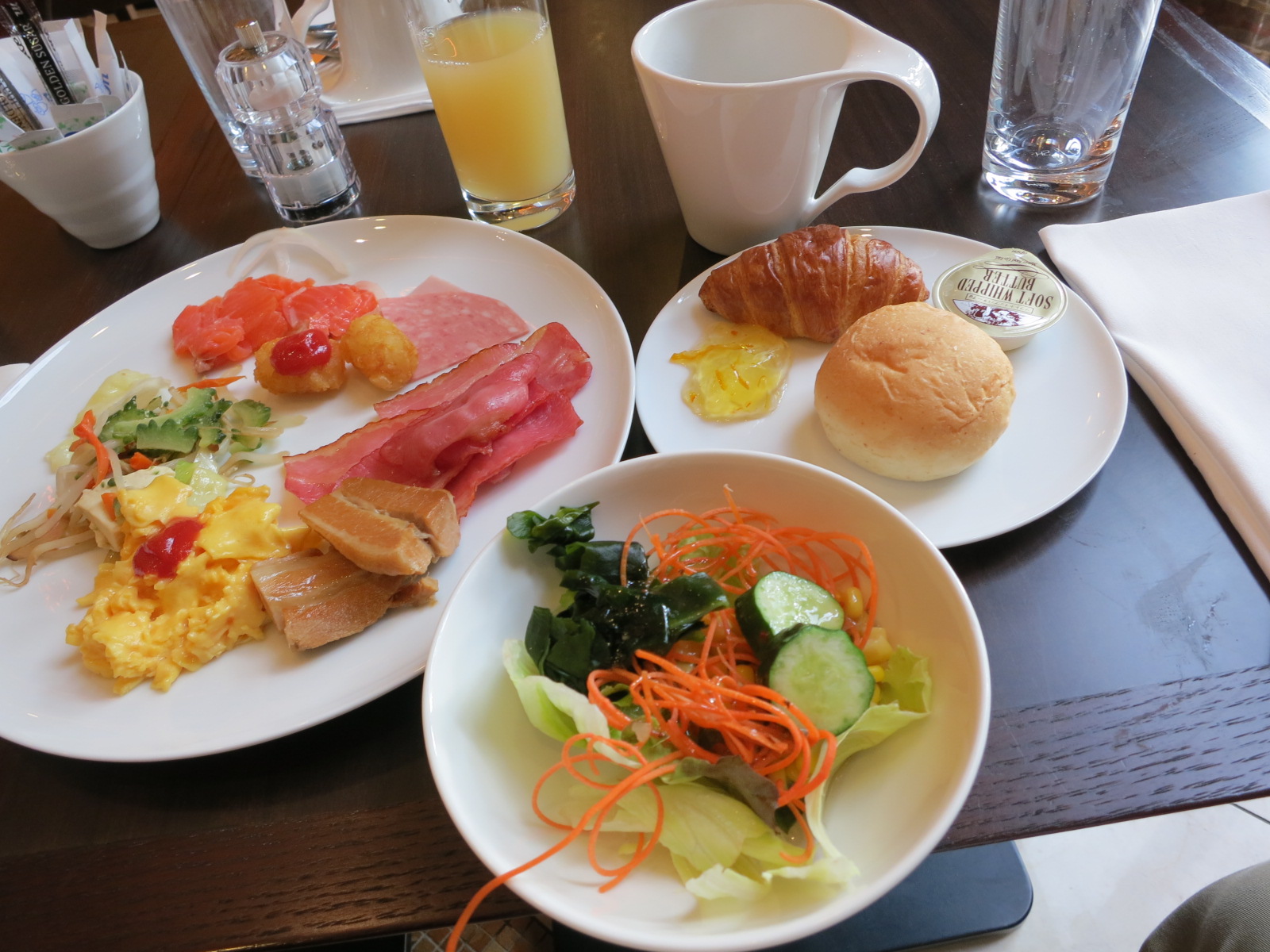 朝食