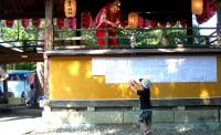 20130702蒲原神社の神楽殿上（えびす-2）
