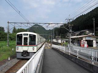 4000系で武蔵横手