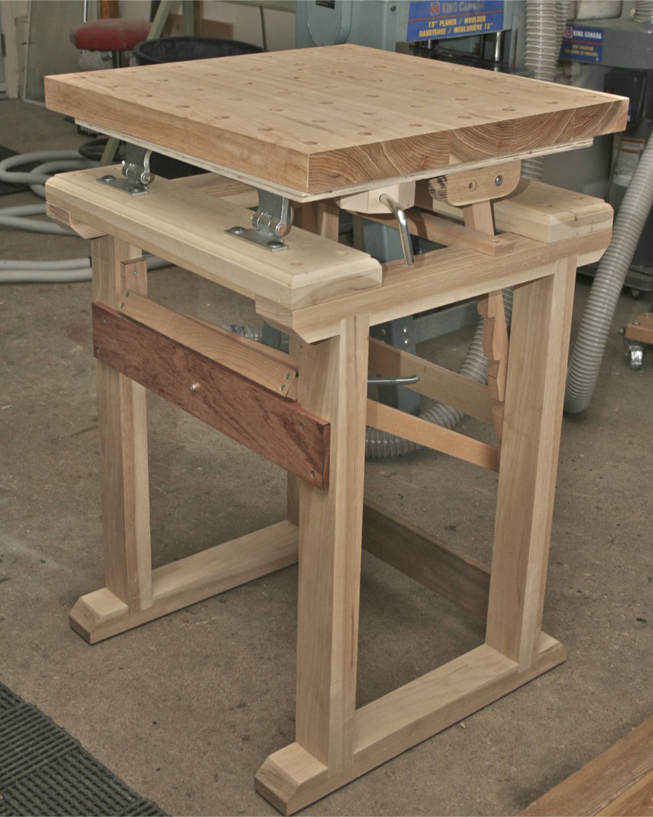 Wood Carving Bench Plans - Easy DIY Woodworking Projects Step by Step