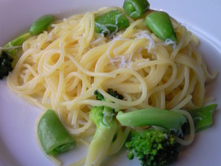 緑野菜としらすのパスタ