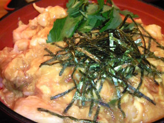 赤い鳥の親子丼